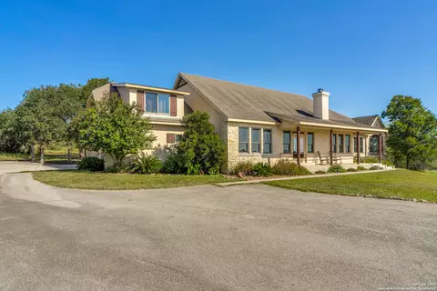 203 Horseshoe Bnd, Boerne, TX 78006
