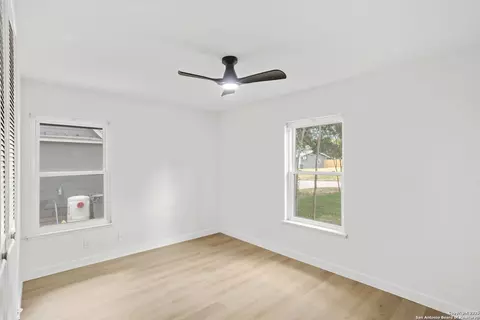 Bedroom - 910 Stonegate, Universal City, TX 78148 photo 1 of 3