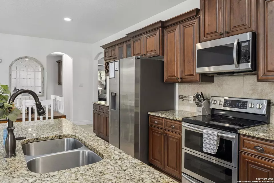 Kitchen - 1608 Lake Rdg, Canyon Lake, TX 78133 photo 4 of 6