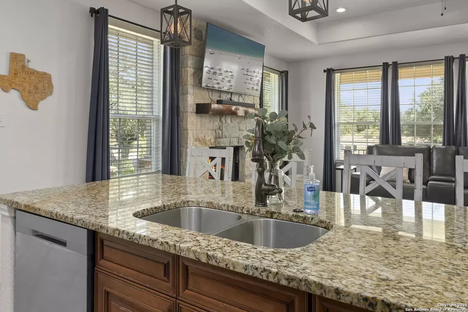 Kitchen - 1608 Lake Rdg, Canyon Lake, TX 78133 photo 5 of 6