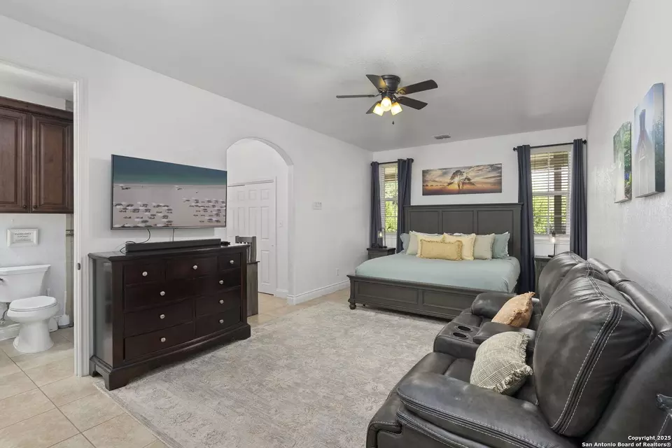 Bedroom - 1608 Lake Rdg, Canyon Lake, TX 78133 photo 4 of 5