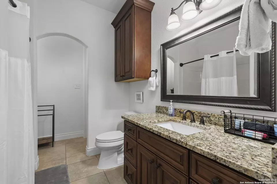 Bath - 1608 Lake Rdg, Canyon Lake, TX 78133 photo 2 of 2