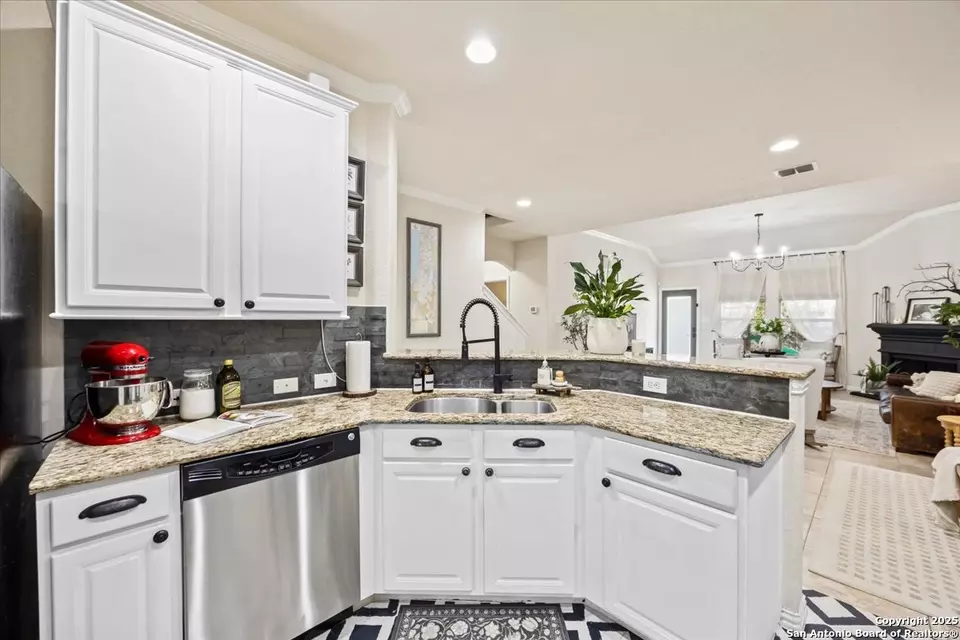 Kitchen - 3722 Sweet Olive, San Antonio, TX 78261 photo 4 of 4