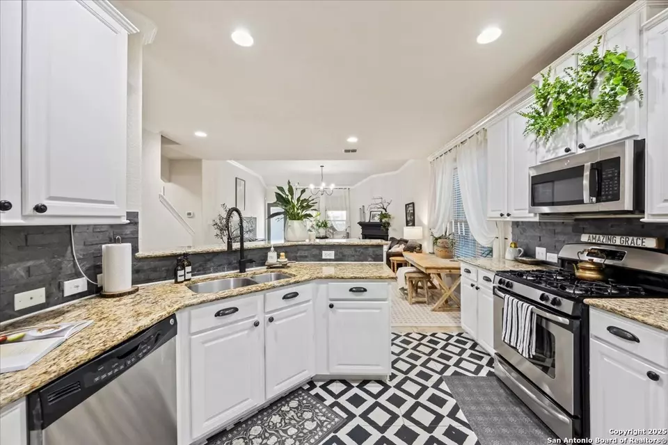 Kitchen - 3722 Sweet Olive, San Antonio, TX 78261 photo 3 of 4