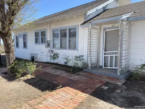 100 Hillcrest Rd, Del Rio, TX 78840