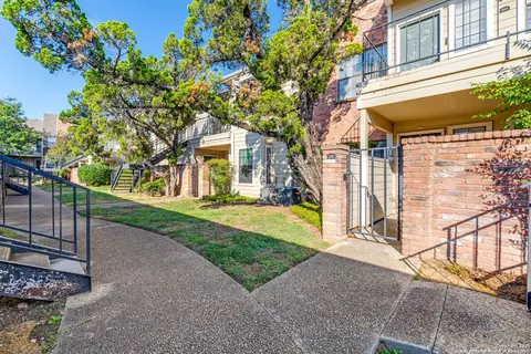 11610 Vance Jackson #1105, San Antonio, TX 78230