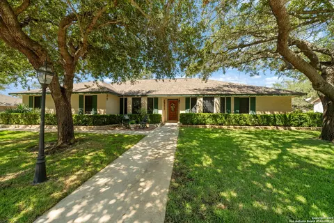 231 Hayden, Pleasanton, TX 78064