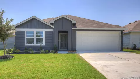 1112 Argonne Frst, Seguin, TX 78155