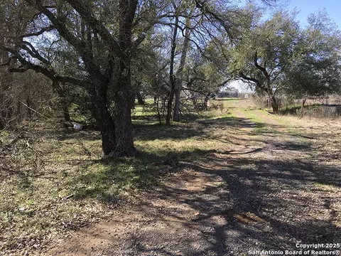 606 County Road 222, Nixon, TX 78140