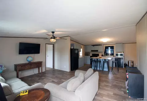 19545 Fm 463, Devine, TX 78016 photo 3