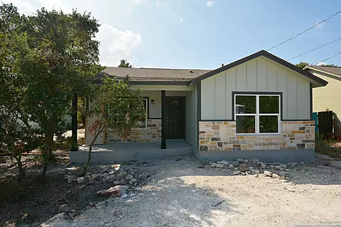 926 High Dr, Spring Branch, TX 78070