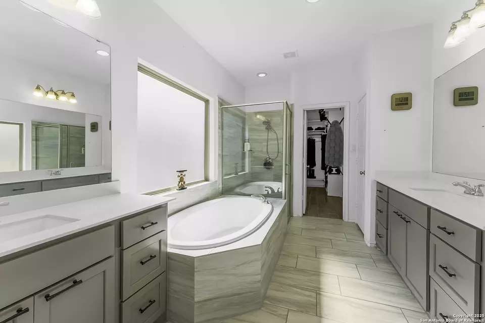 Bath - 14171 Blind Bandit, San Antonio, TX 78254 photo 1 of 4