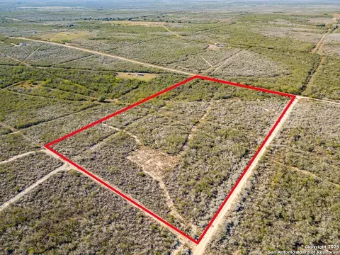 449 Double Eagle, George West, TX 78022