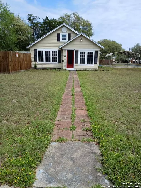 1402 N Tyler, Beeville, TX 78102