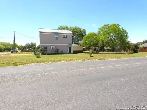 911 E Steiner, Beeville, TX 78102