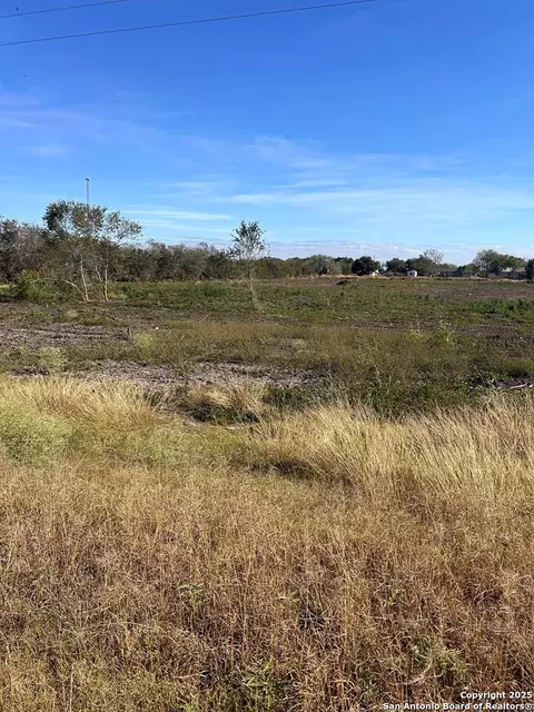 1130 N Us Highway 181 Frontage Rd, Beeville, TX 78102