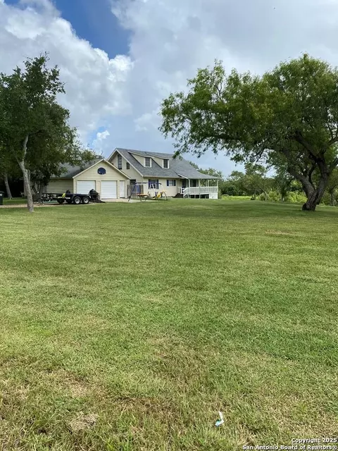 289 Mission River Oaks Rd, Woodsboro, TX 78393