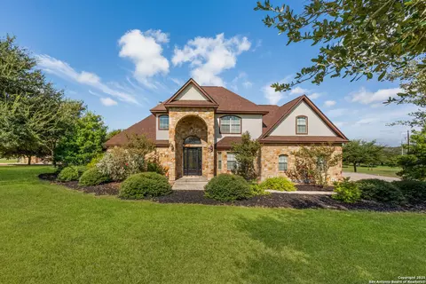 169 Abrego Lk, Floresville, TX 78114