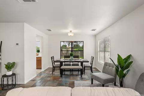 9711 Diamond Cliff Dr, Helotes, TX 78023