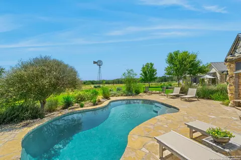 716 Arbor Rdg, Fredericksburg, TX 78624