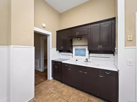 Kitchen - 301 Jefferson Dr, Devine, TX 78016 photo 3 of 3