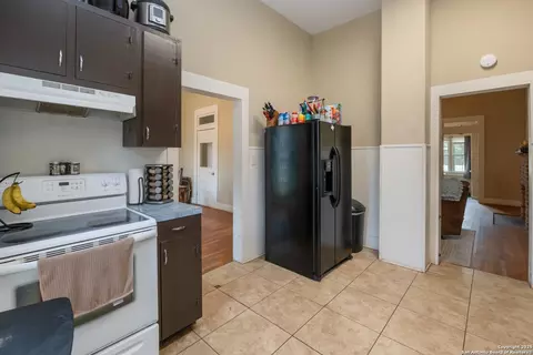 Kitchen - 301 Jefferson Dr, Devine, TX 78016 photo 2 of 2