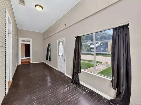 Exterior - 301 Jefferson Dr, Devine, TX 78016 photo 4 of 8