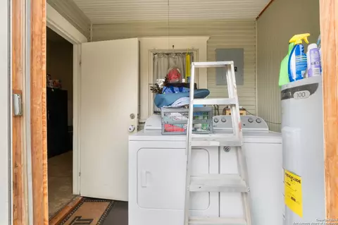 Other - 301 Jefferson Dr, Devine, TX 78016 photo 5 of 6