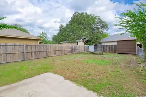 Exterior - 301 Jefferson Dr, Devine, TX 78016 photo 5 of 8