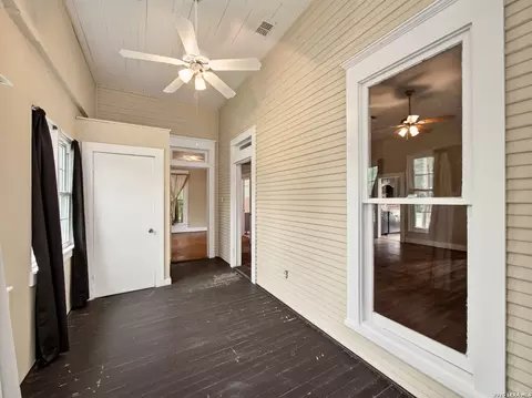 Entry Way - 301 Jefferson Dr, Devine, TX 78016 photo 2 of 2