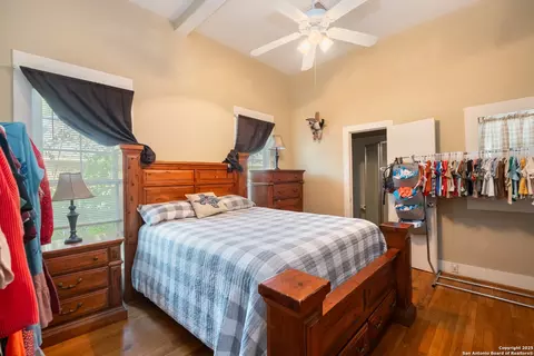 Bedroom - 301 Jefferson Dr, Devine, TX 78016 photo 3 of 3
