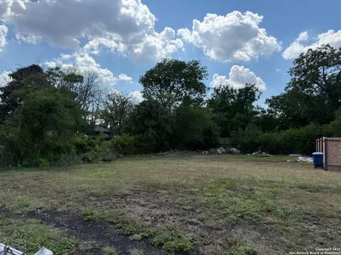 1215 N Mel Waiters Way, San Antonio, TX 78202