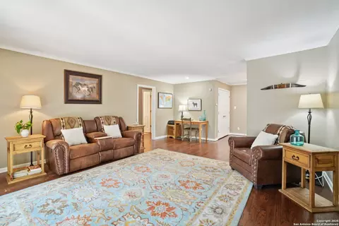 100 Lorenz #1204, San Antonio, TX 78209