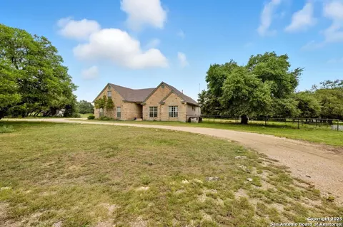 370 Pr 3502, Hondo, TX 78861