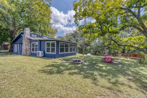 394 Squirrel Bnd, Uvalde, TX 78801