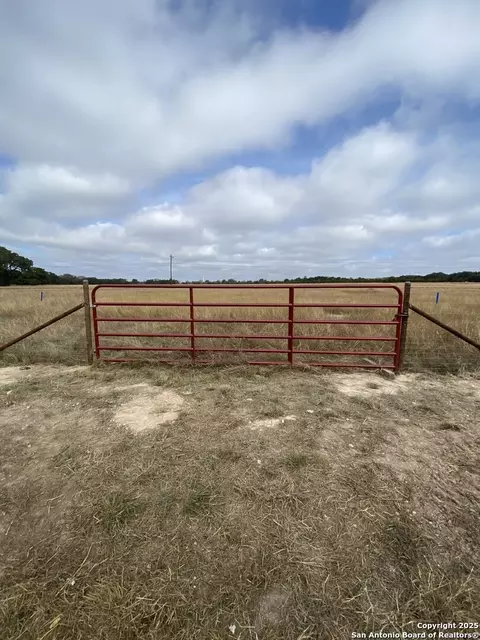 6337 State Highway 16, Pipe Creek, TX 78063