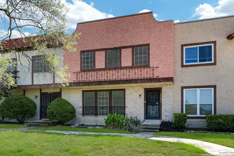 6739 Crown Rdg #6739, San Antonio, TX 78239