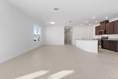 9306 Devils Riv, Converse, TX 78109 photo 11