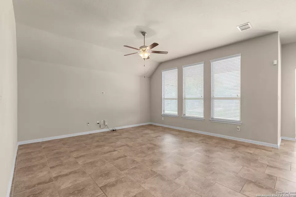 Living - 944 Raceland Rd, San Antonio, TX 78245 photo 2 of 8