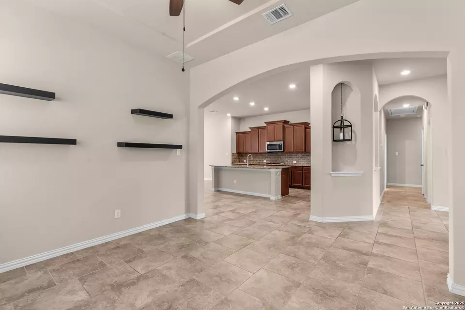 Entry Way - 944 Raceland Rd, San Antonio, TX 78245 photo 5 of 9