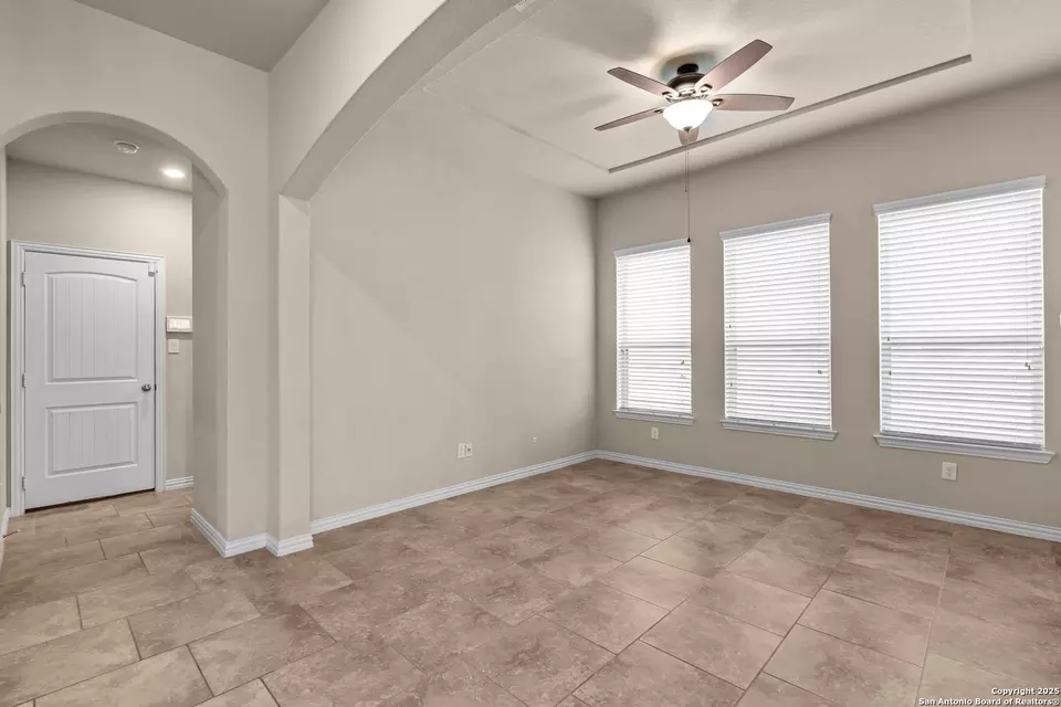 Entry Way - 944 Raceland Rd, San Antonio, TX 78245 photo 4 of 9