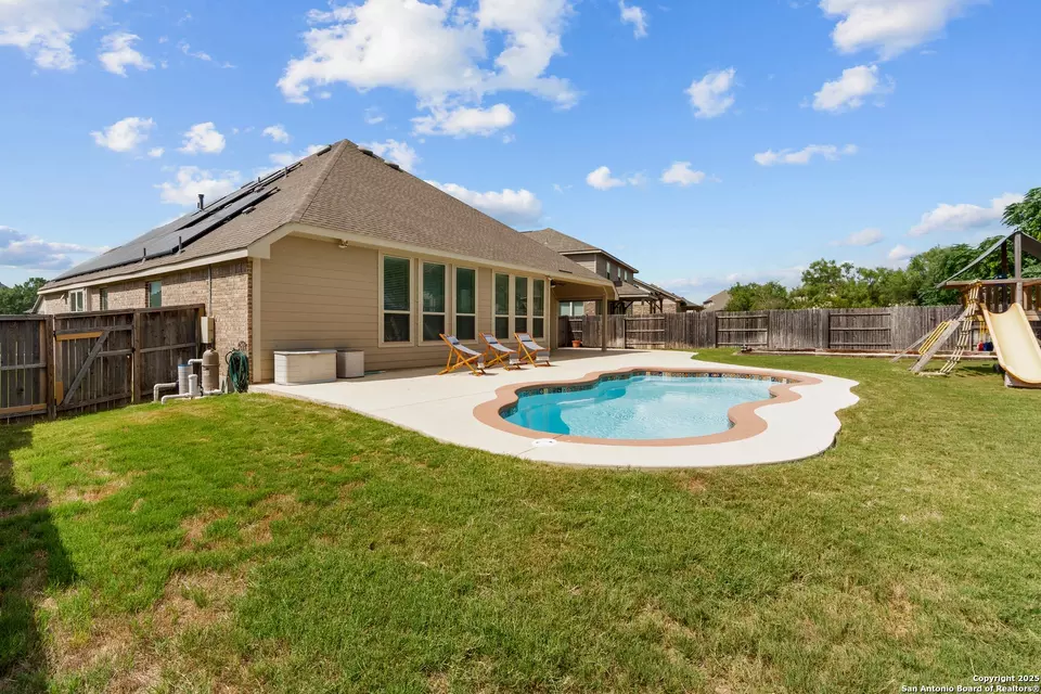 Exterior - 944 Raceland Rd, San Antonio, TX 78245 photo 8 of 10