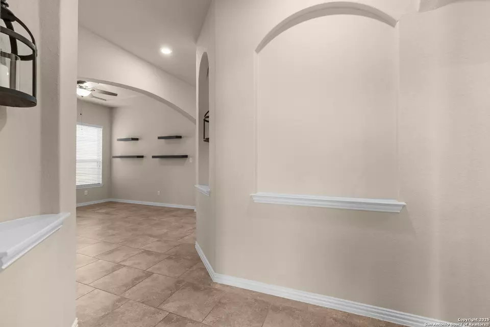 Entry Way - 944 Raceland Rd, San Antonio, TX 78245 photo 3 of 9