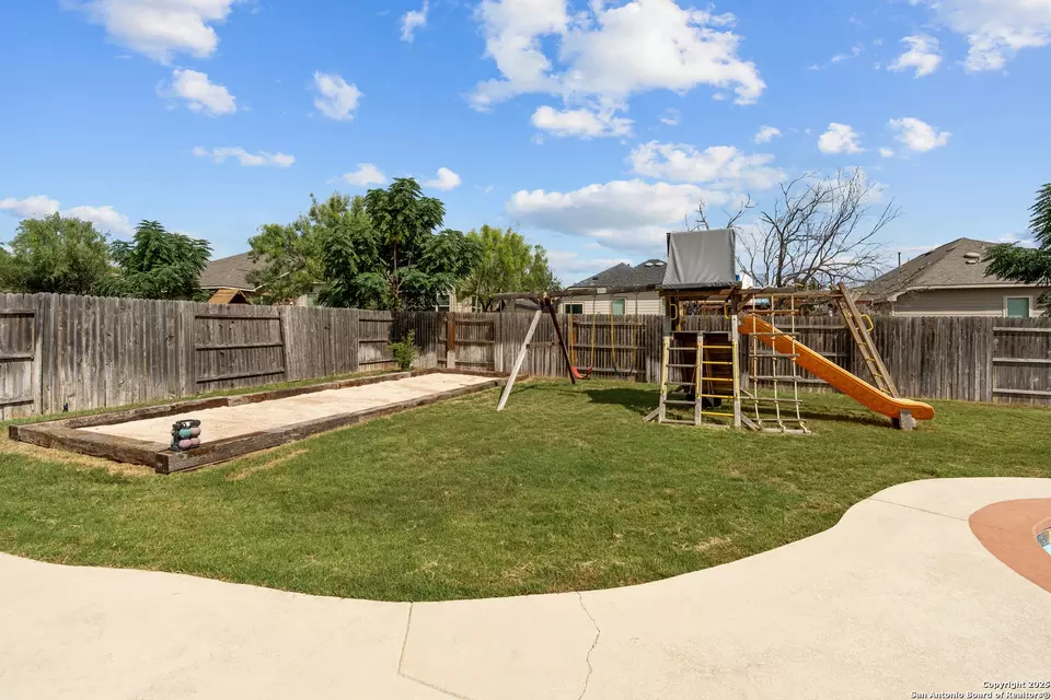 Exterior - 944 Raceland Rd, San Antonio, TX 78245 photo 10 of 10