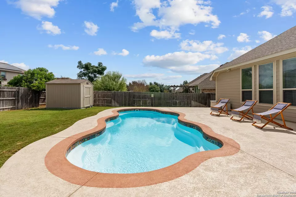 Exterior - 944 Raceland Rd, San Antonio, TX 78245 photo 4 of 10