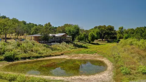 1505 Katy Ln, Kerrville, TX 78028