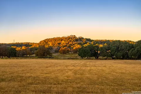 326 Lehne Ln, Fredericksburg, TX 78624