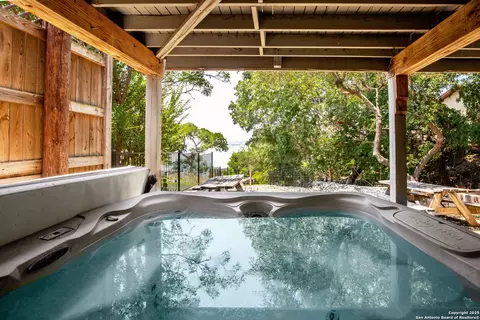 1359 Glenn Dr, Canyon Lake, TX 78133