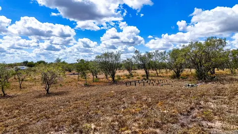 728 Cr 315, Stockdale, TX 78160