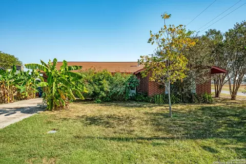 300 N Wright, Poth, TX 78147